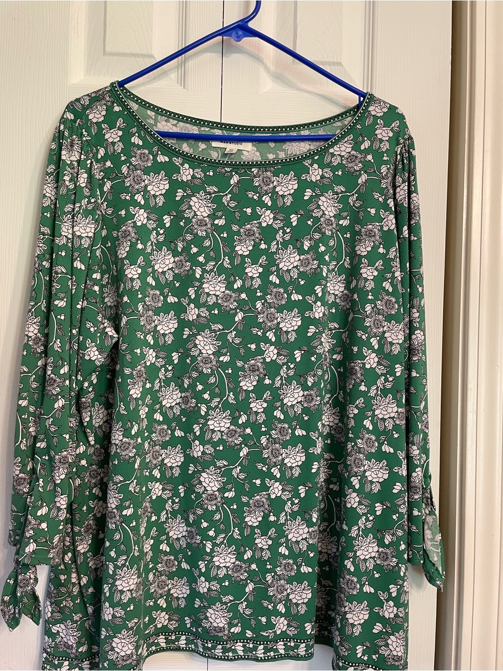Max Studio Green Floral Knit Tunic Top